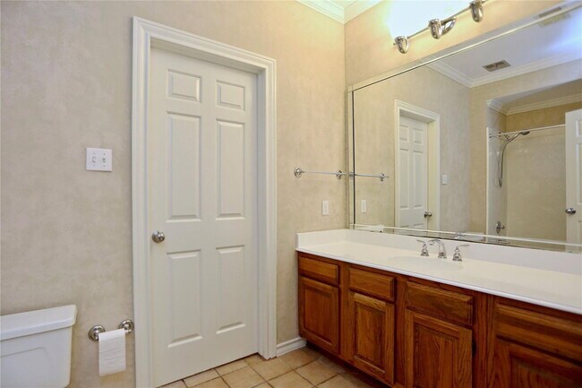 Building Photo - 1721 Potomac Dr