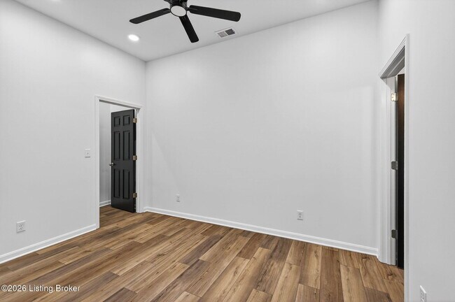 Building Photo - 508 Lilly Ave