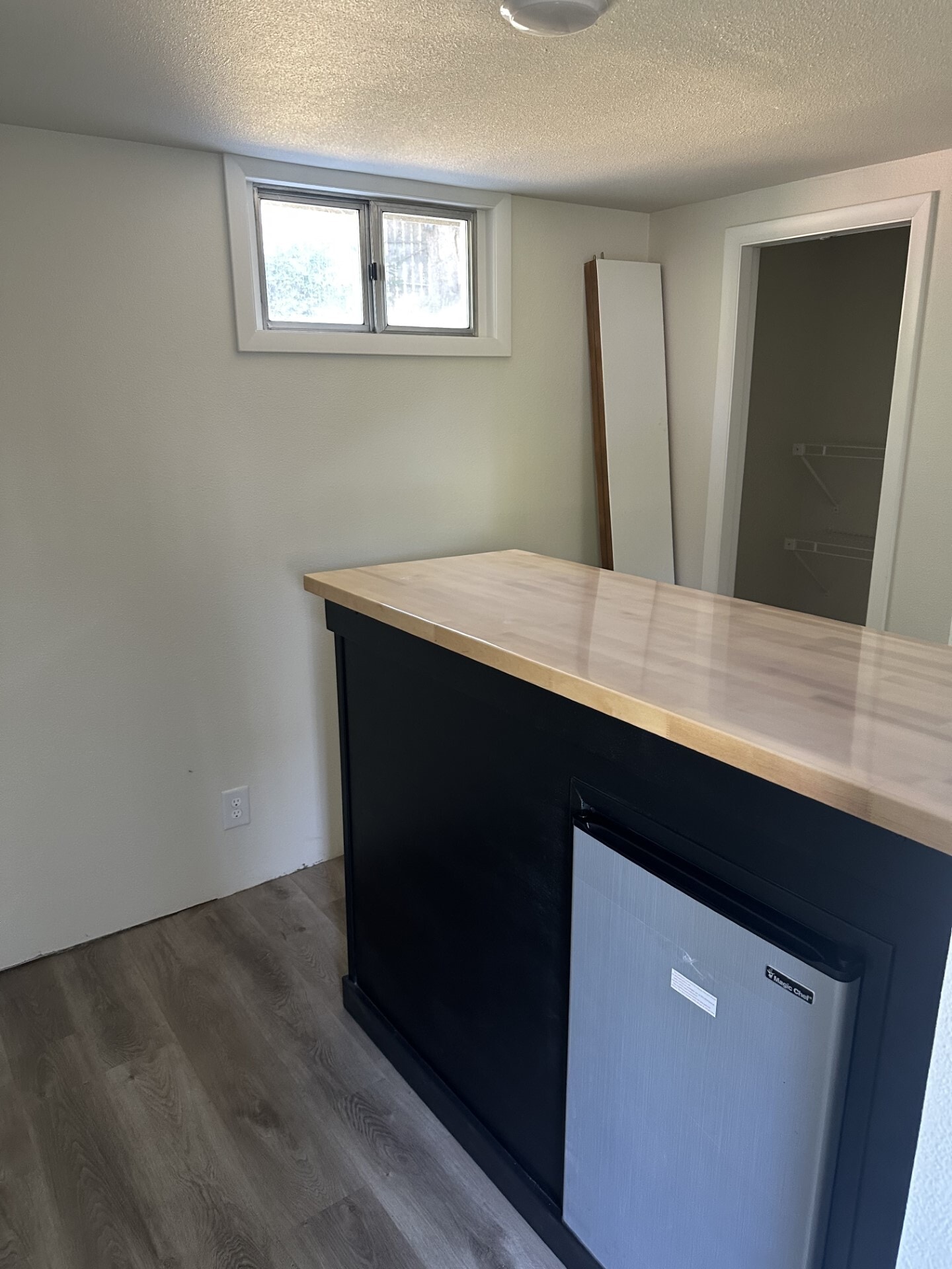 Building Photo - 1052 S Garden Dr
