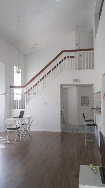 Building Photo - 3204 Glenmoor Dr
