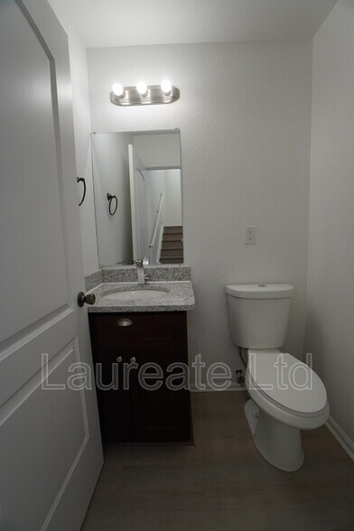 Building Photo - 2995 W Yale Ave