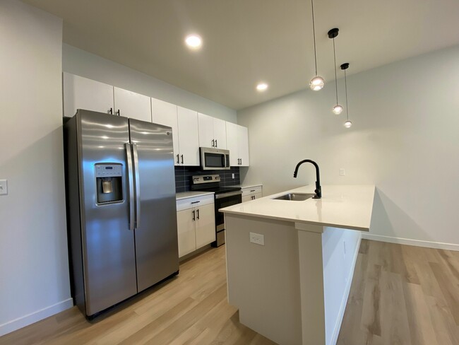 Kitchen - Brookside Commons