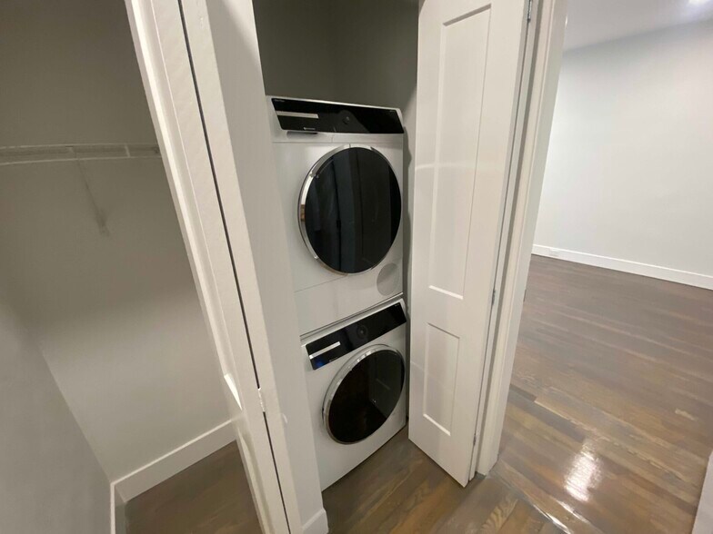 Building Photo - 111 Park Dr