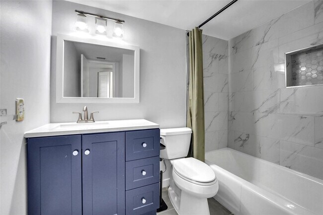 Building Photo - 2800 NE 14th Street Causeway