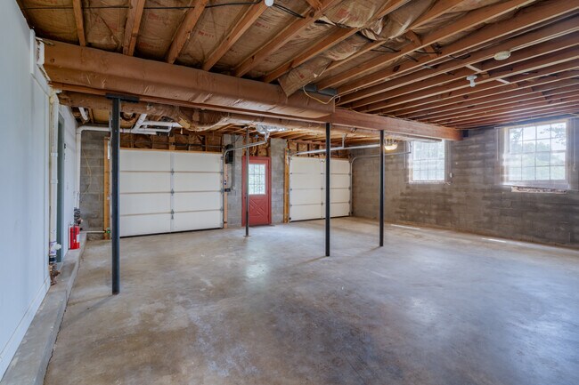 Building Photo - 818 Curtis Dr