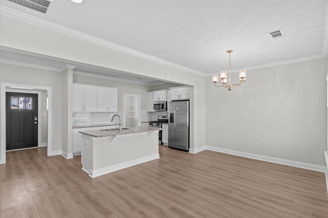 Building Photo - 214 Clifton Dr