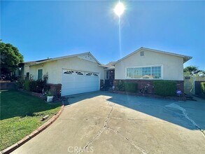 Building Photo - 1527 Lancewood Ave