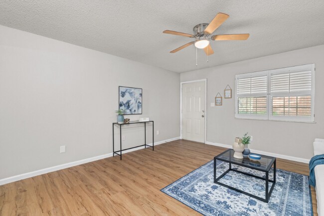 Building Photo - 1607 Redbird Cove