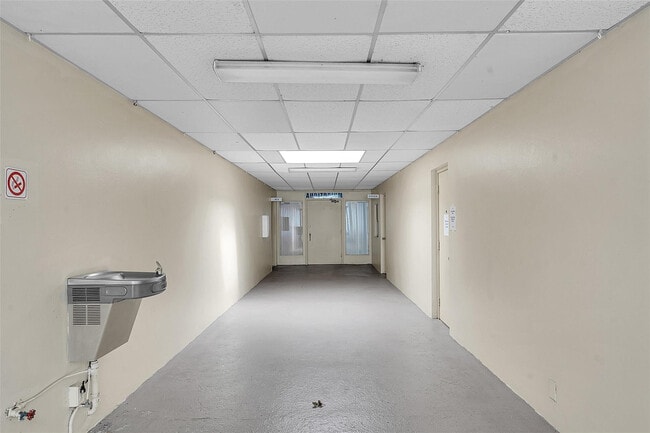 Building Photo - 2769 Ashley Dr W