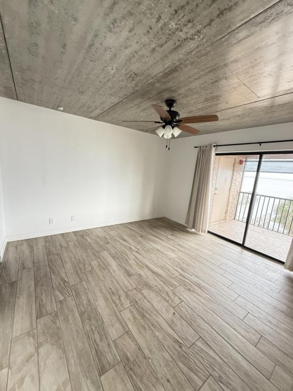 Building Photo - 1540 Riverside Dr