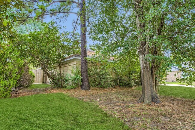 Building Photo - 15710 Sandy Hill Dr