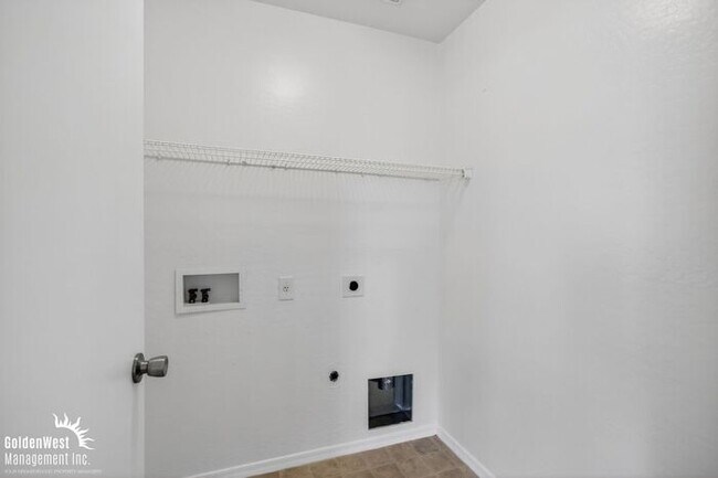 Building Photo - Beautiful 5Bdm 3Ba Home with Loft in the Heart Florence, AZ!