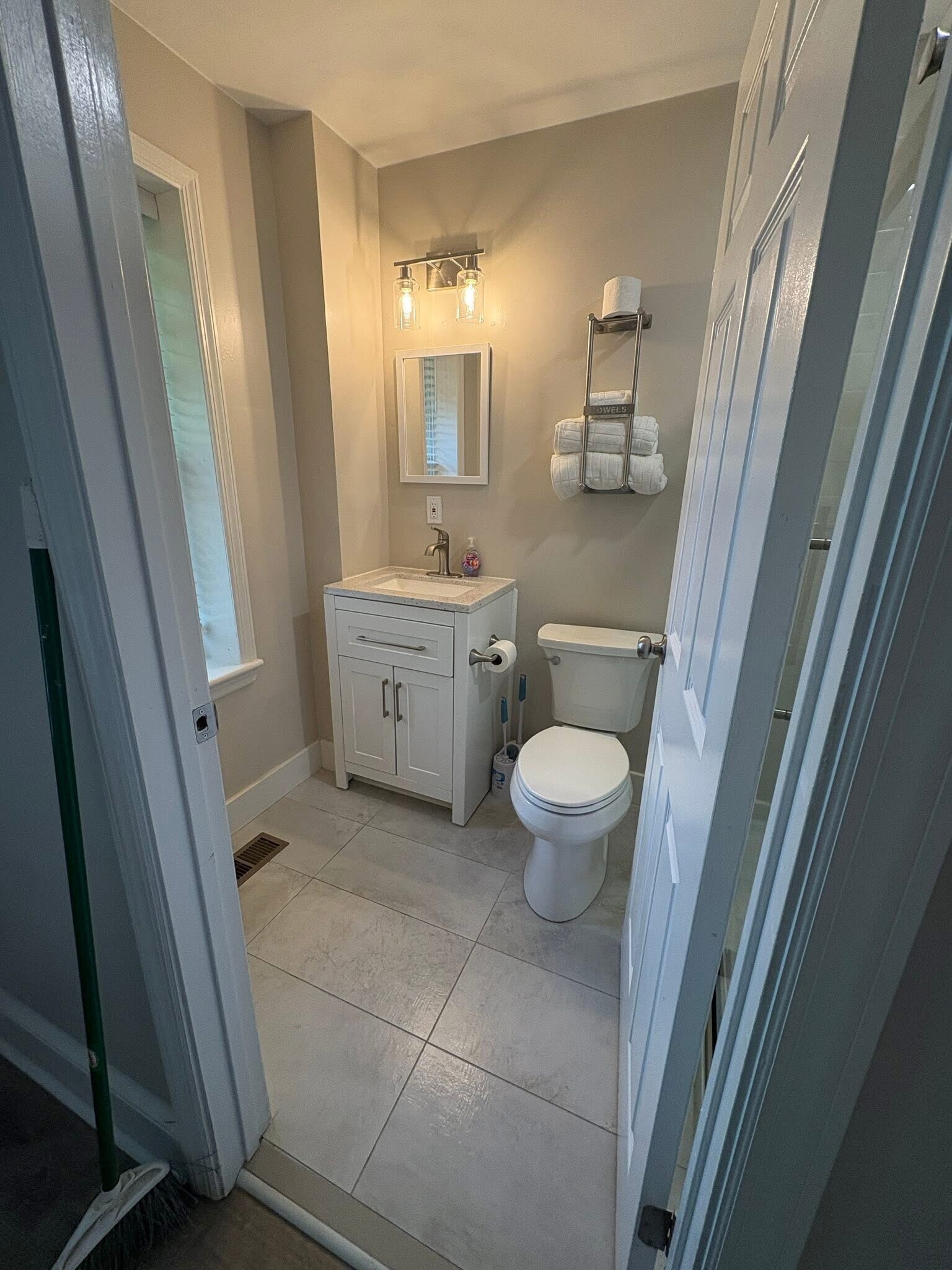 Building Photo - 417 Scott St