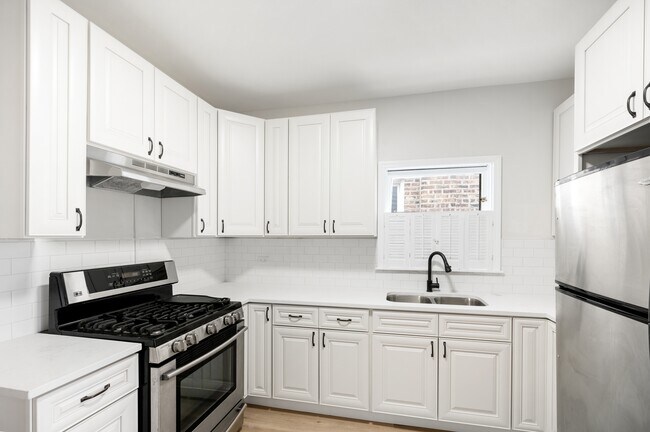 Building Photo - 4849 W Hutchinson St