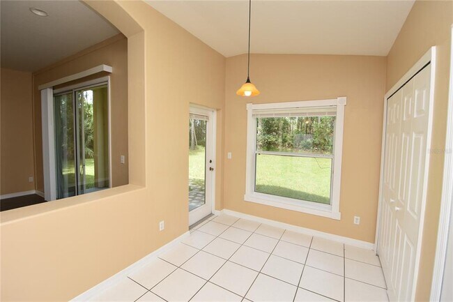 Building Photo - 5 Rambling Ln