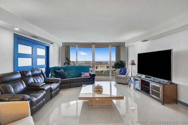 Building Photo - 2295 S Ocean Blvd
