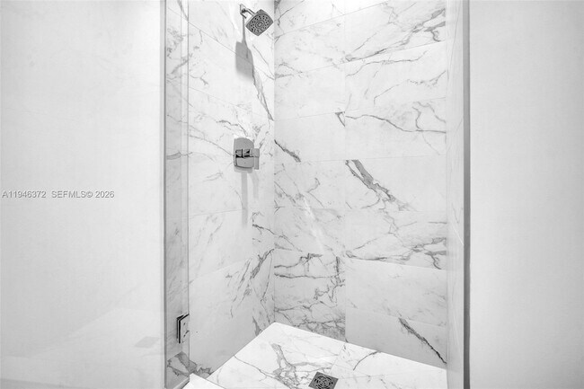 Building Photo - 17550 Collins Ave