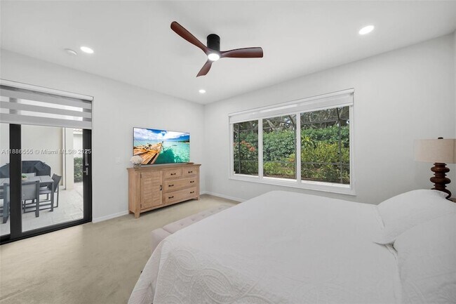 Building Photo - 8864 Ventura Way