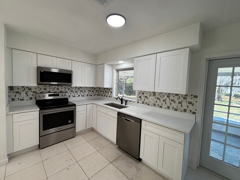 Building Photo - 12 Catalina Dr