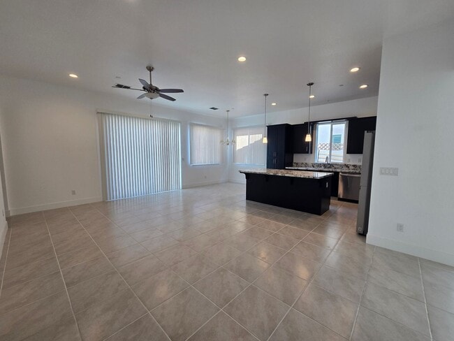 Building Photo - 3748 Tate St