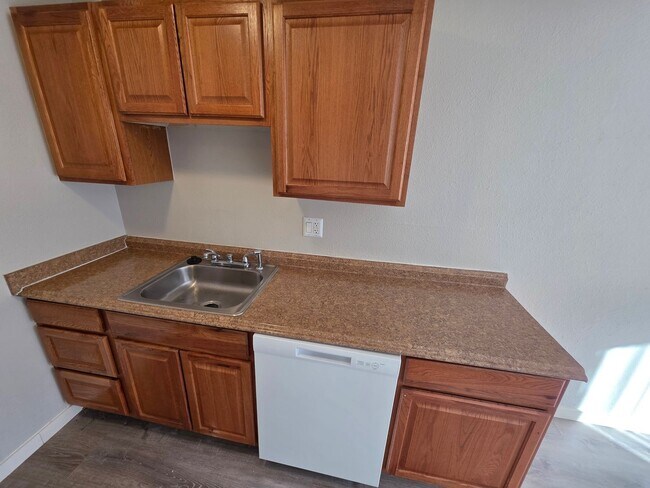 Building Photo - 233 E Arvada St