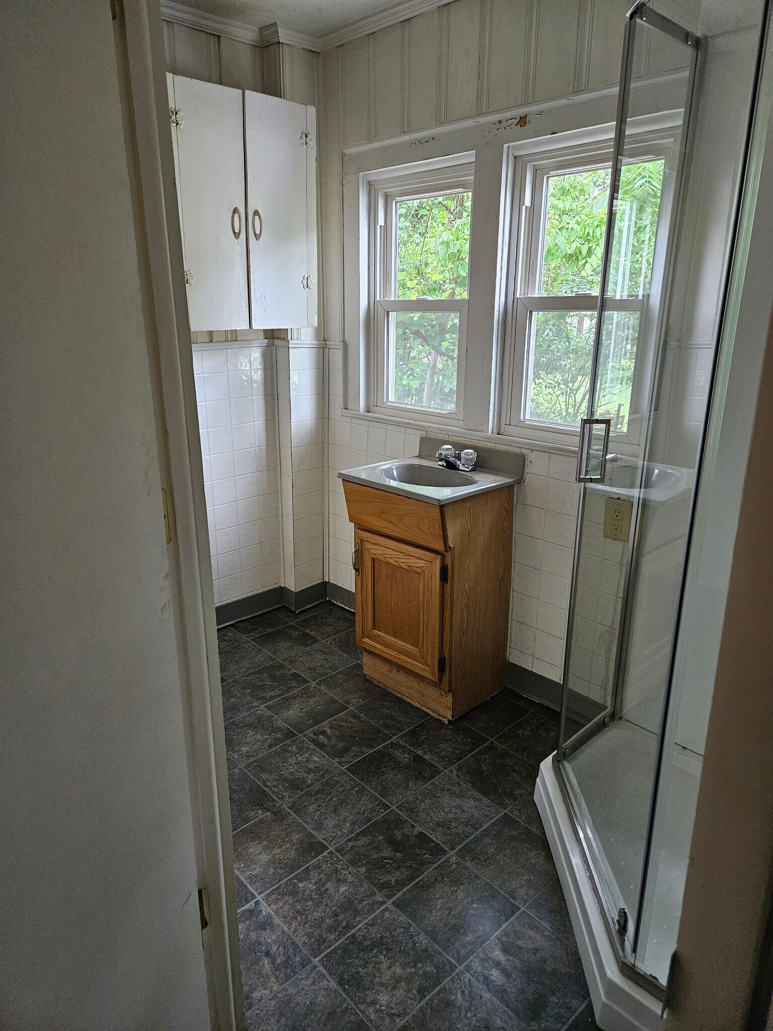 Building Photo - 506 E Hillside Dr