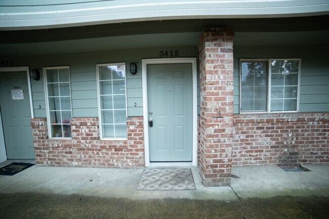 Building Photo - 3411-3423-3423 SE 85th Ave