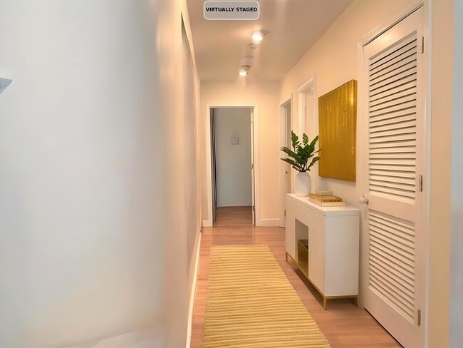 Building Photo - 425 Marlborough St