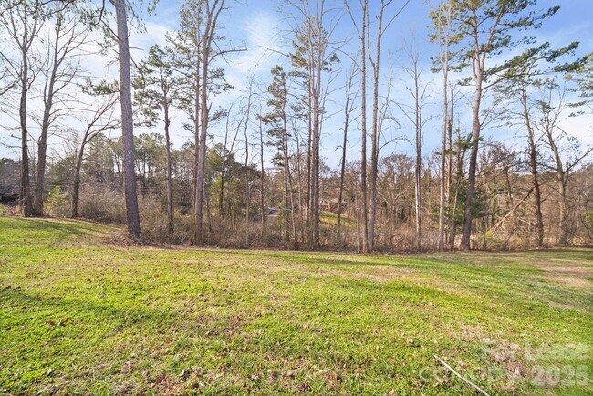 Building Photo - 715 Lackey St