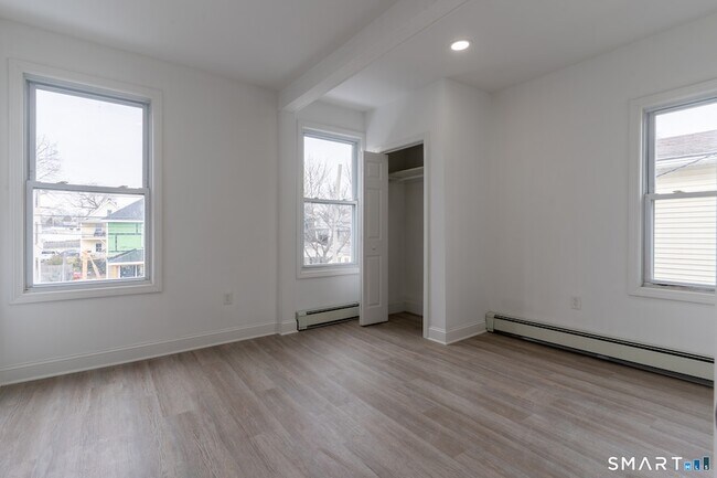 Building Photo - 77-79 Hanford Avenue Unit