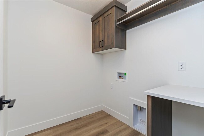 Building Photo - Brand New 3 Bed 2.5 Bath Townhouse With Many Amenities
