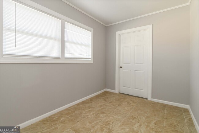 Building Photo - 46 Le Parc Fontaine