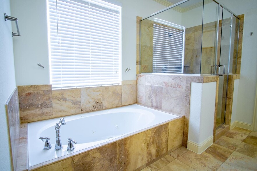 Building Photo - Luxurious Lower Greenville home walkable to shops & eateries