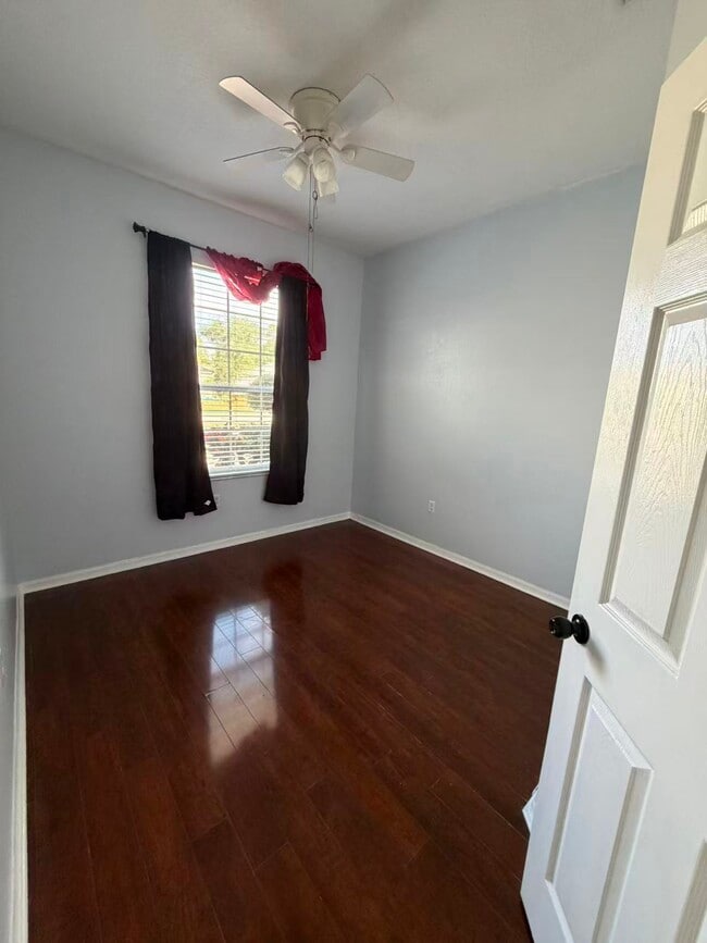 Building Photo - 404 Bluff Pass Dr