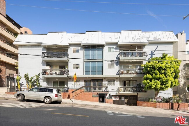 Building Photo - 1734 N Fuller Ave