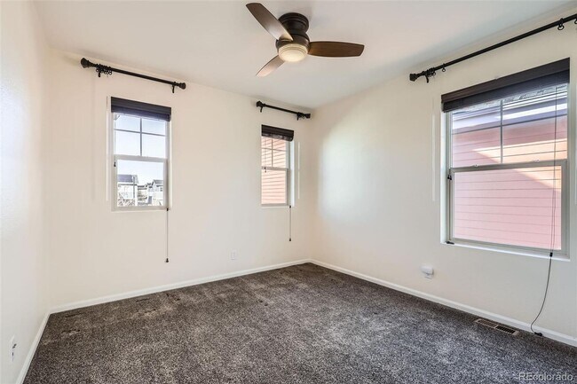 Building Photo - 4 Bedroom single family home in Central Pa...