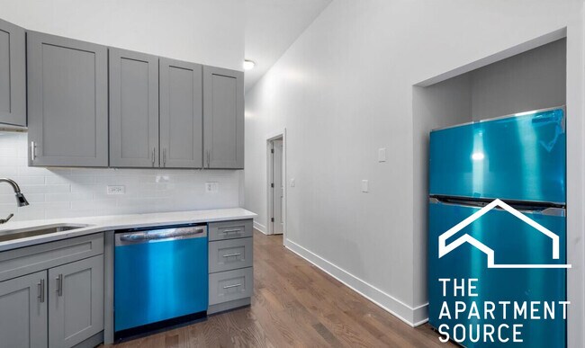 Building Photo - 2421 N Clybourn Ave