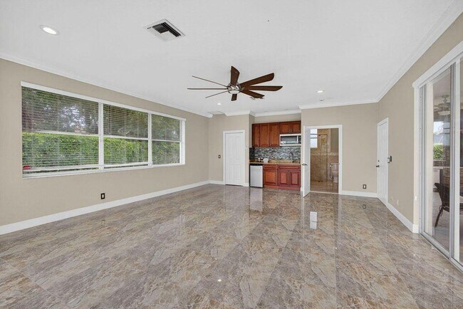 Building Photo - 1295 Longlea Terrace