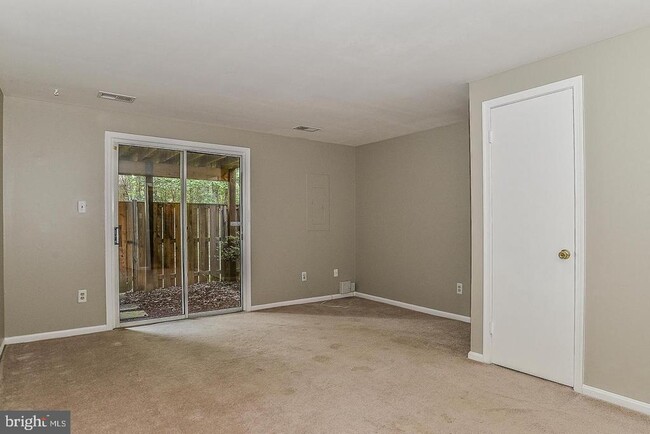Building Photo - 11293 Silentwood Ln