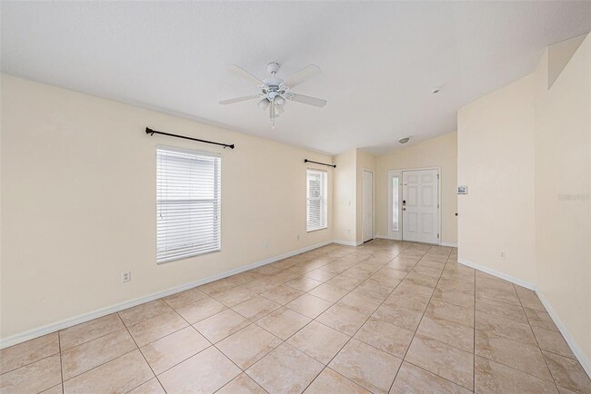 Building Photo - 7924 Carriage Pointe Dr