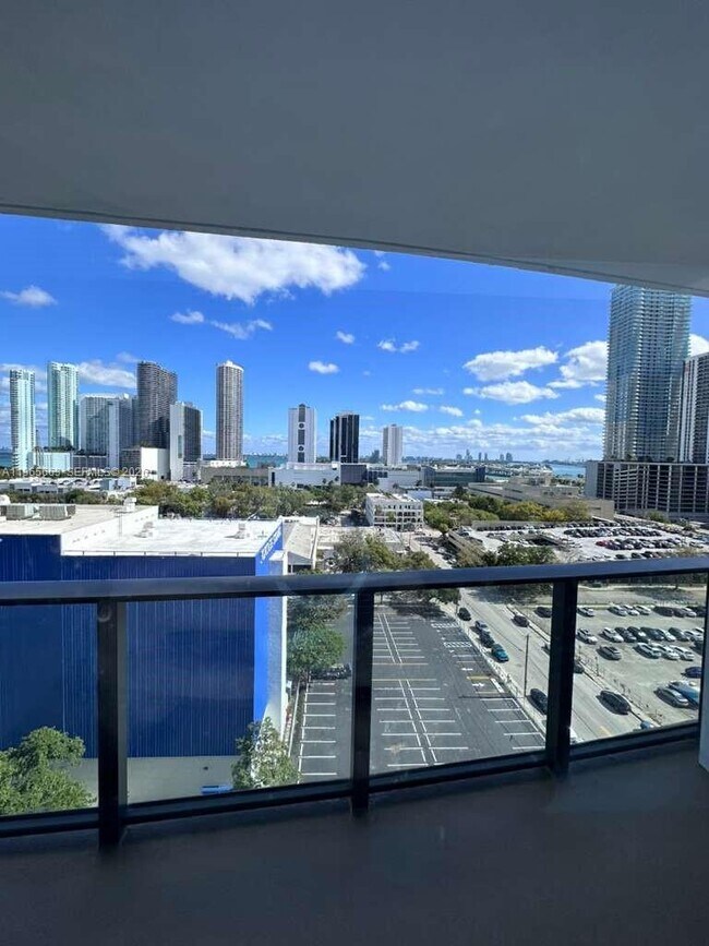 Building Photo - 1600 NE 1st Ave