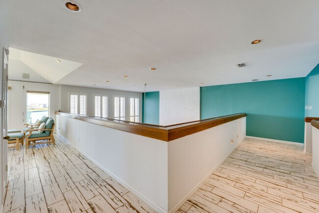 Building Photo - 15237 Isabella Ct