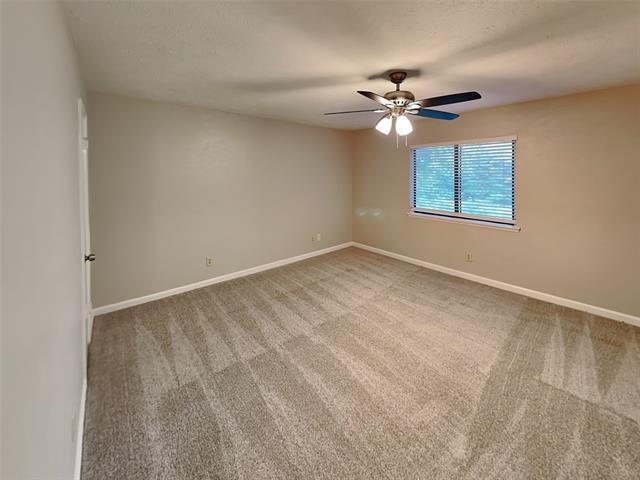 Building Photo - 2350 Honeycomb Ct