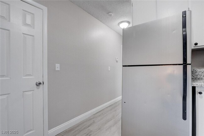 Building Photo - 1438 Lorilyn Ave