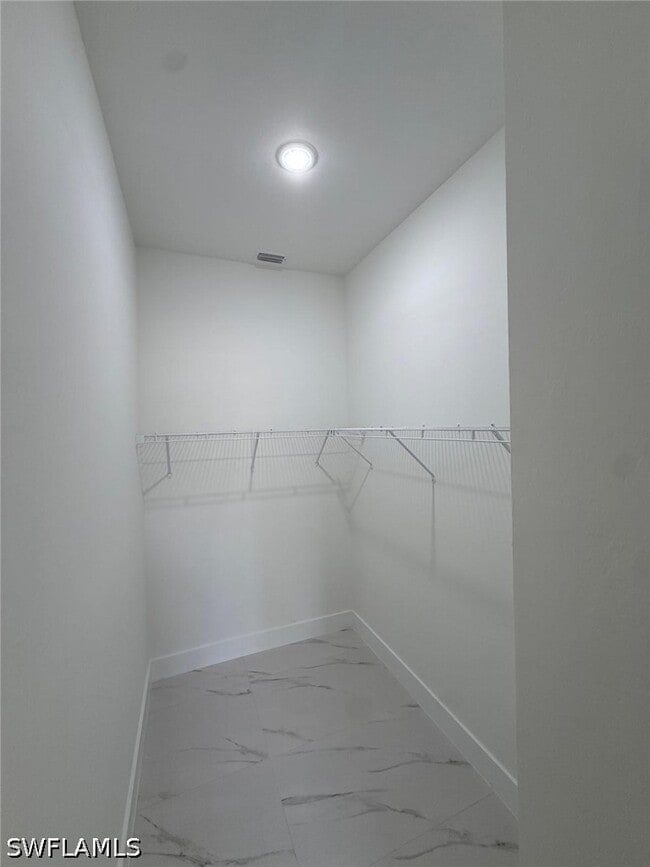 Building Photo - 1089 Eisenhower Blvd