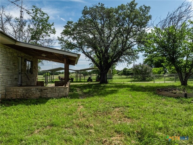 Building Photo - 199 Apache Springs Rd