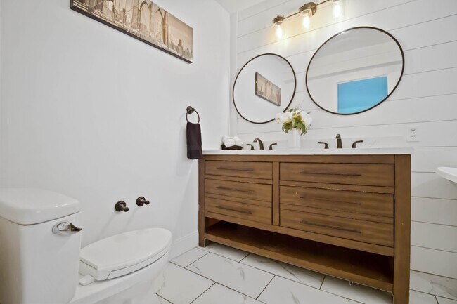 Building Photo - 7447 Hawkins Rd