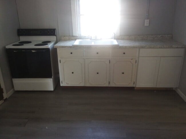 Building Photo - 2-bedroom 1 bathroom home in Jonesville, SC