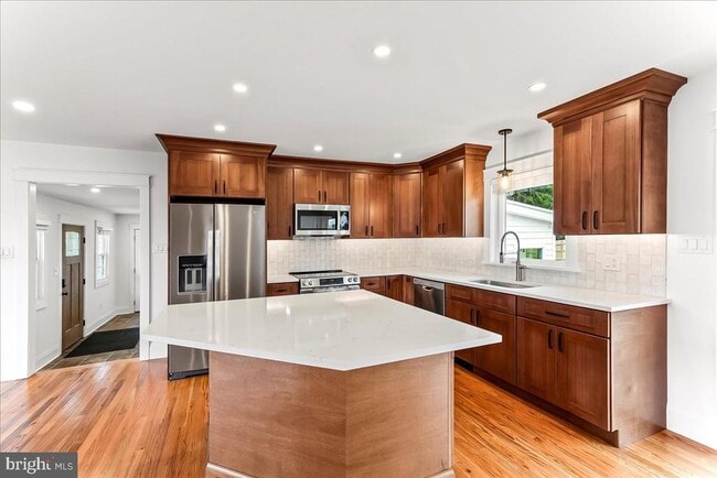 Building Photo - 919 S Concord Rd