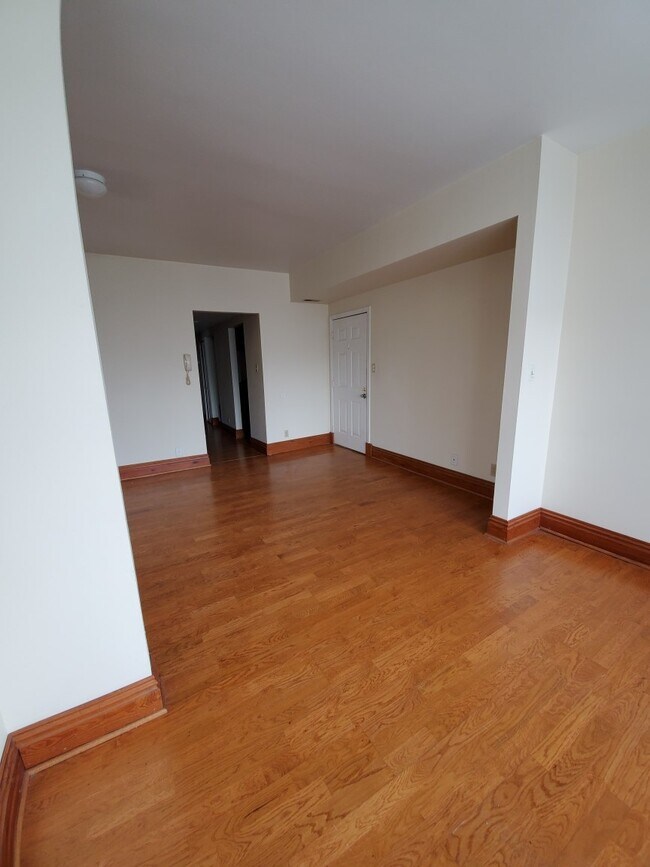 Building Photo - 308 Laurel St